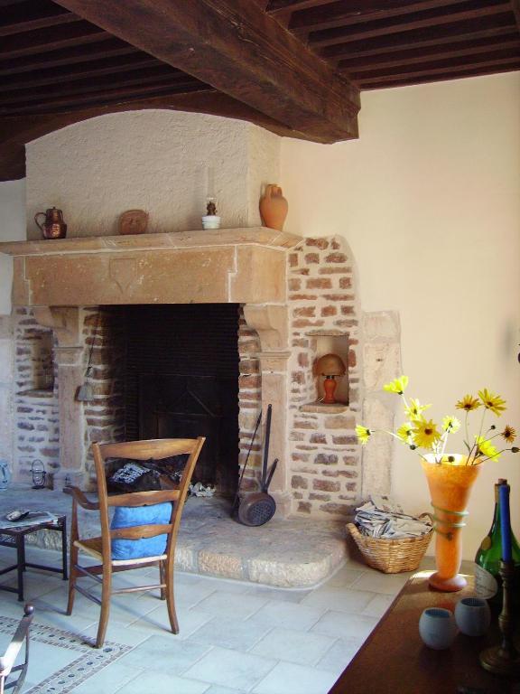 Le Vieux Chateau Panzió Leynes Szoba fotó