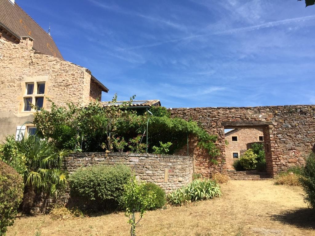 Le Vieux Chateau Panzió Leynes Szoba fotó